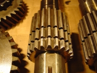  shaft teeth slightly worn in the lower segment (used for high range locking)